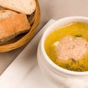 PELOTA DE PUCHERO CON FIDEOS